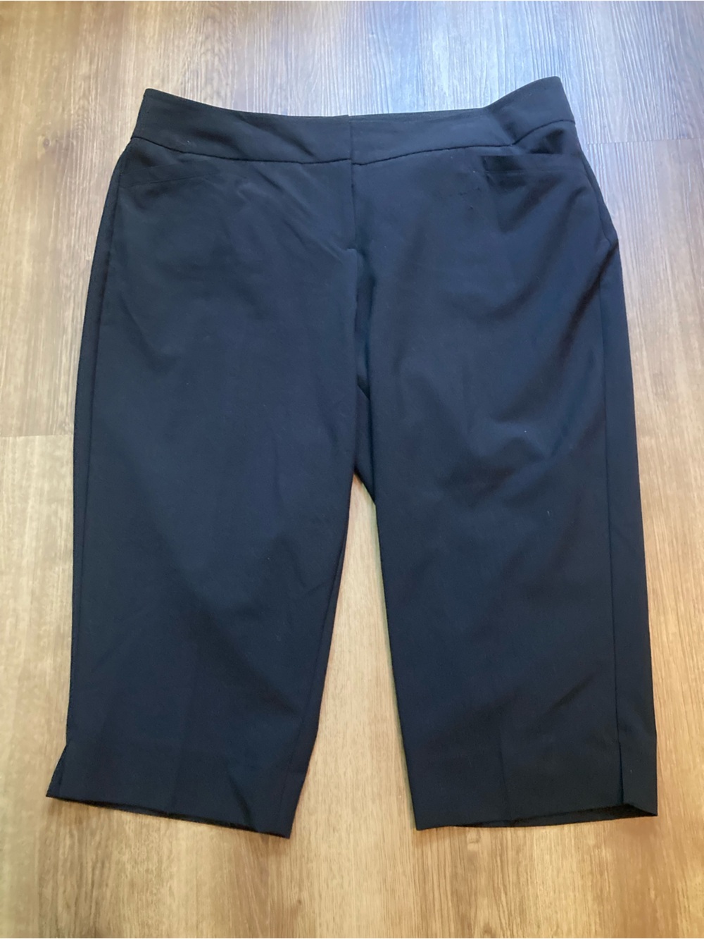 5/$15 Dressy Worthington Modern Fit Black Capris 16W